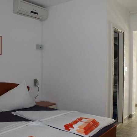 Apartmani Atila Damir Omis Exterior photo