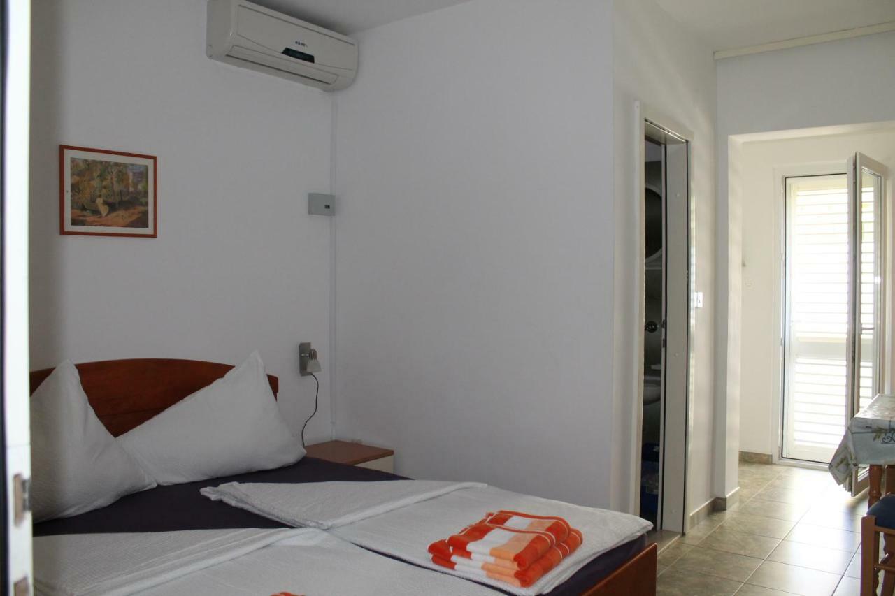 Apartmani Atila Damir Omis Exterior photo