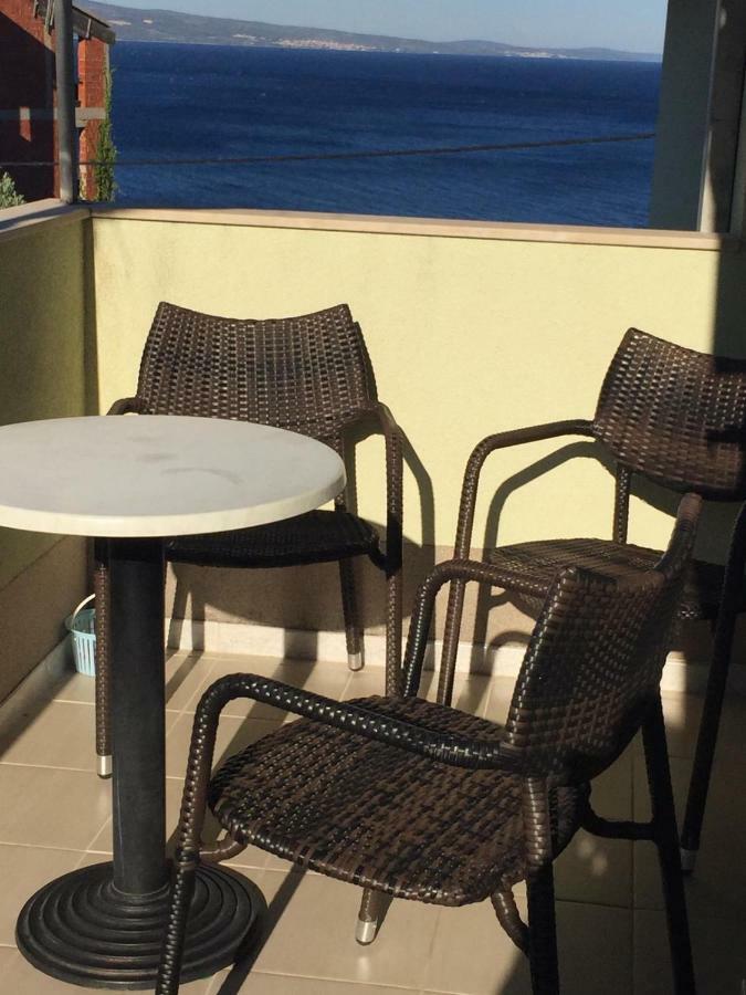 Apartmani Atila Damir Omis Exterior photo