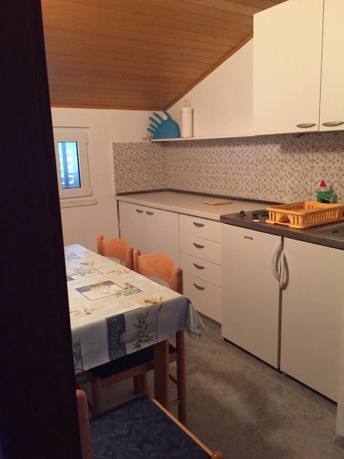 Apartmani Atila Damir Omis Exterior photo