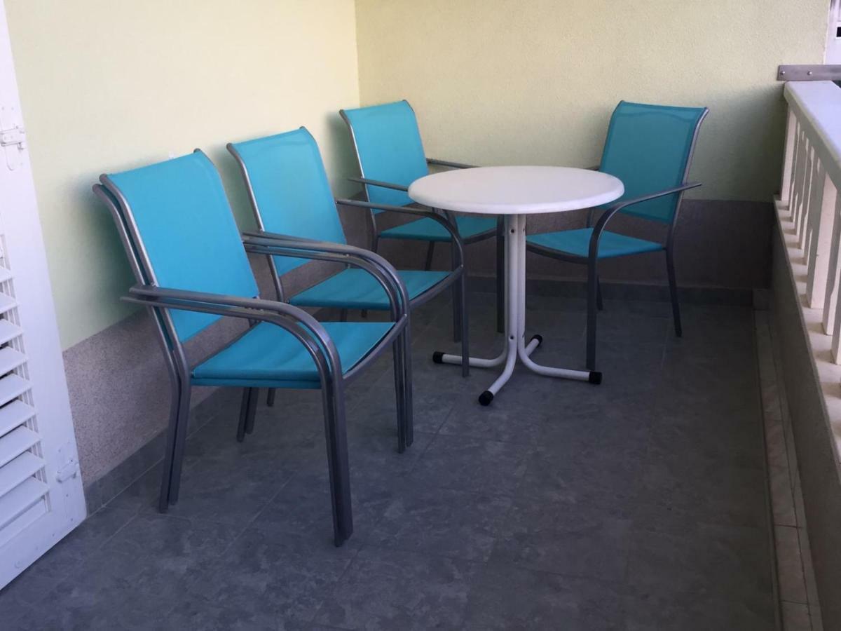 Apartmani Atila Damir Omis Exterior photo